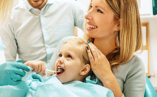 Demo Zähneputzen beim Zahnarzt